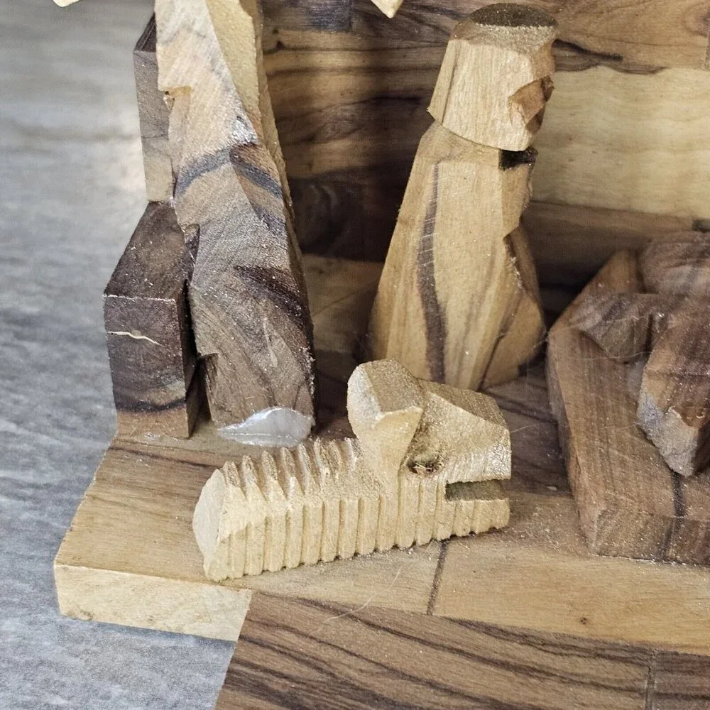 Nativity Creche Manger Olive Wood Christmas Decor Hand‎ Carved in Israel 5.5